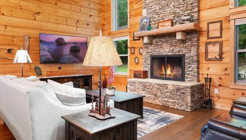 910 English Mountain Rd