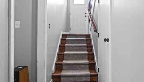 272 Canterbury Dr