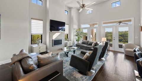 8200 Southwest Pkwy