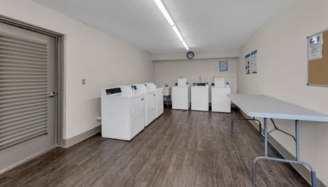 9 Royal Palm Way 4020