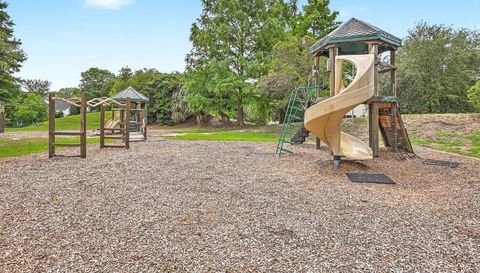 6114 Fieldstone Cir
