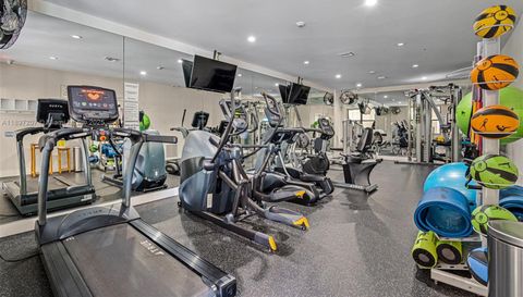 6124 Paradise Point Dr