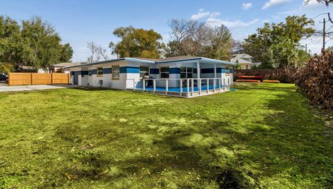 1102 E River Cove St