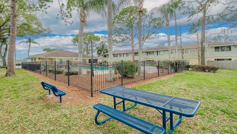 202 Red Maple Pl