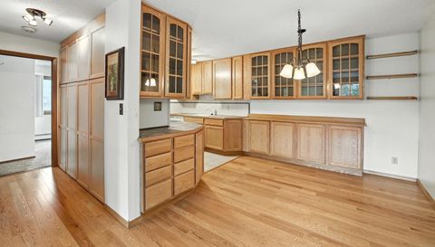 4 Pine Tree Drive