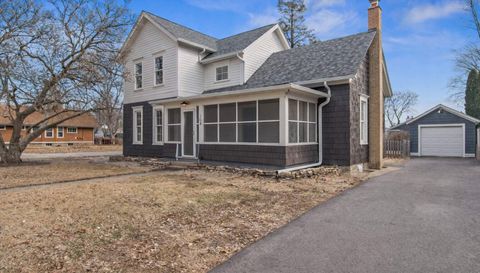 304 S Prairie Street