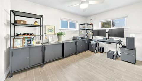 1015 SPINDLE PALM WAY