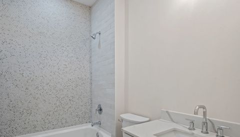 304 S Prairie Street