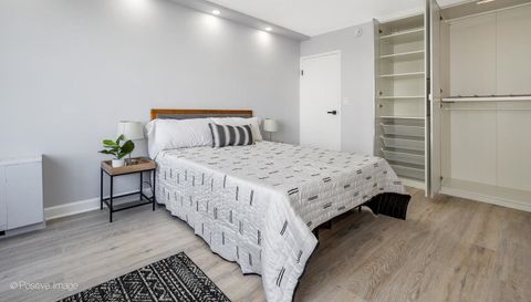 6157 N Sheridan Road