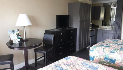 2555 Tamiami