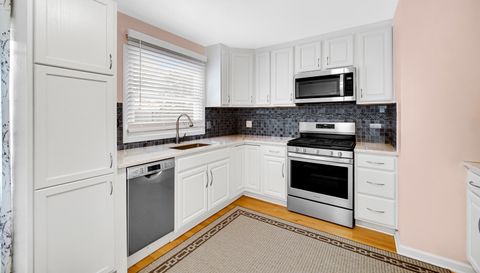 327 N Pershing Avenue