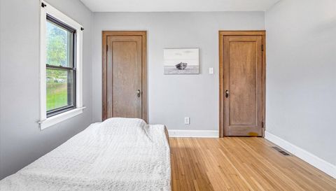 2533 Snelling Curve