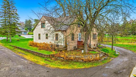 2533 Snelling Curve