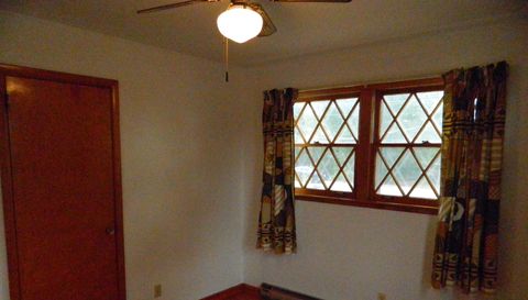 302 Mountain Gap Rd SE