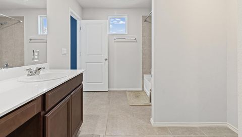 7116 Silver Star LN