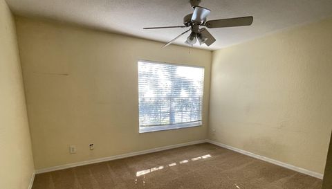 13700 Richmond Park Dr N