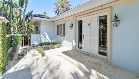 1037 Alfonso Ave