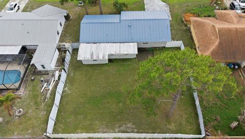 949 SE Breakwater Ave