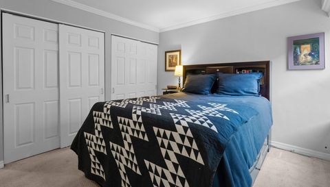 6118 N Sheridan Road