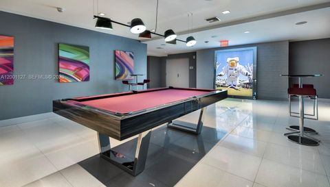 300 Sunny Isles Blvd