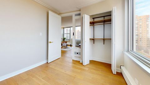 336 W Wellington Avenue