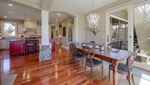 4209 N Oak Pointe Ct NE