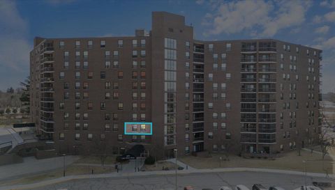 6615 Lake Shore Drive S