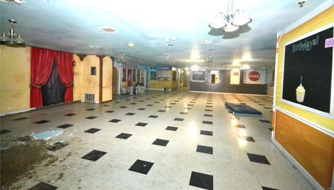 107 S Lincoln Street