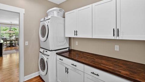 1625 River Bluffs Dr