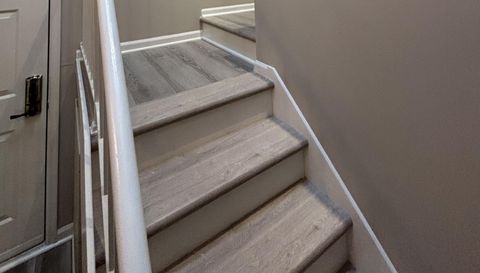 7625 Edinborough Way