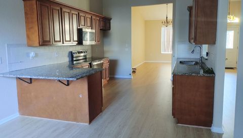 5398 Oxford Manor Cir