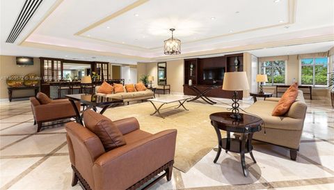 19900 W Country Club Dr