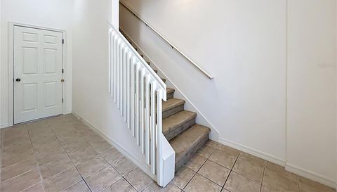 439 OLD FARM LN