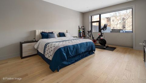 1335 N Western Avenue