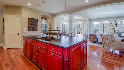 4209 N Oak Pointe Ct NE