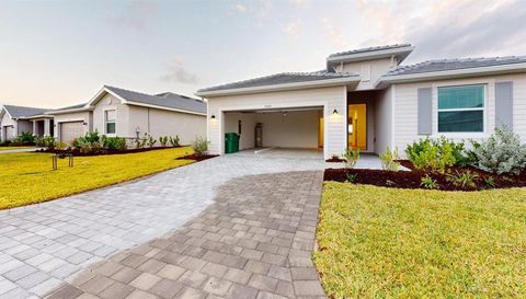 7949 LAKES EDGE LANE