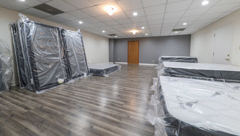 275 S BROADWAY Street