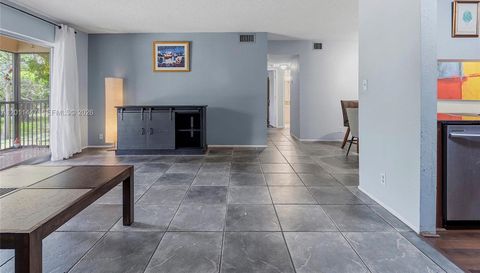 3083 N Oakland Forest Dr