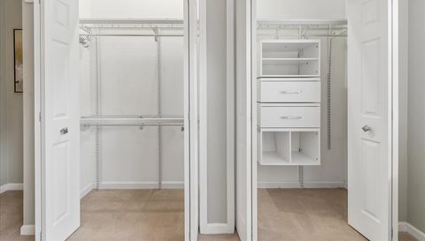 1617 N Oakley Avenue