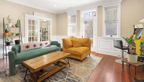 2222 W BELMONT Avenue