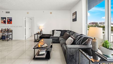 275 Ne 18th St