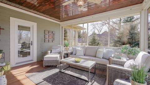 4209 N Oak Pointe Ct NE