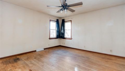 913 E Chain Of Rocks Road