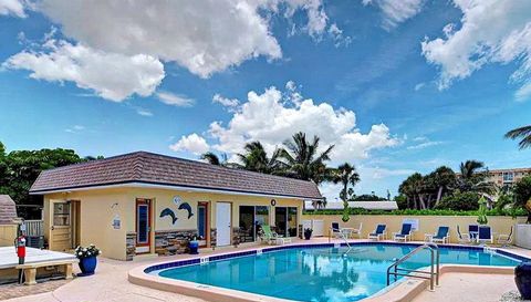 1400 Tarpon Center