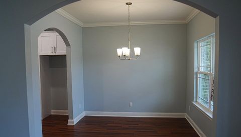 124 John Eady Ct