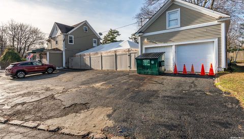 83 Pulaski Rd