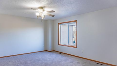 1122 Crystal Place W