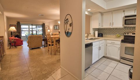 360 Three Lakes Ln UNIT G