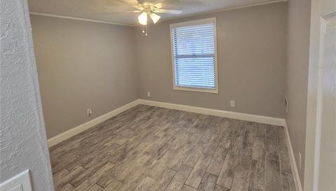 1400 STRAWBERRY PLACE