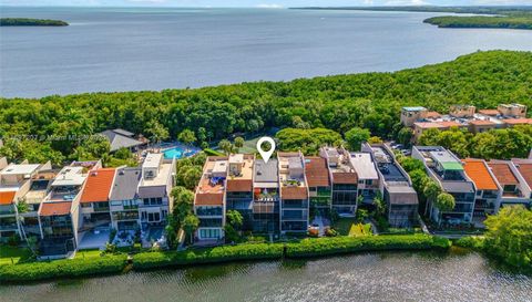 6124 Paradise Point Dr